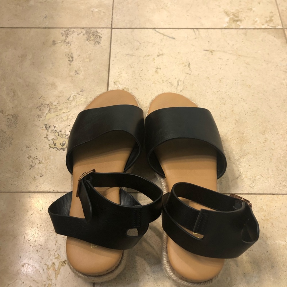 Sandals - Picture 4 of 5